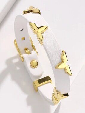 NEW White Faux Leather Gold Tone Floral Studs Bracelet